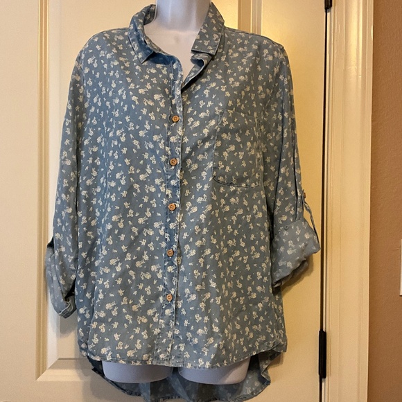 Velvet Heart Tops - Velvet Heart Long Sleeve Shirt size Large